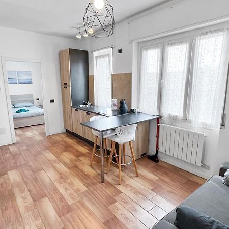Ferienwohnung Grazioso E Luminoso Bilocale A Bernareggio Carnate Exterior foto
