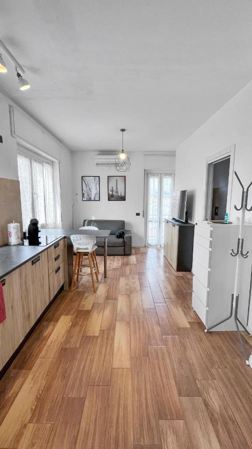 Ferienwohnung Grazioso E Luminoso Bilocale A Bernareggio Carnate Exterior foto
